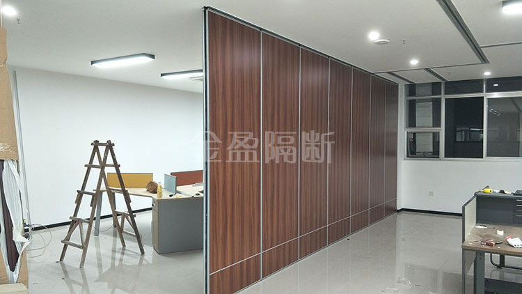 辦公室活動隔斷.jpg